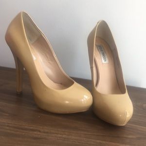 Tan heel